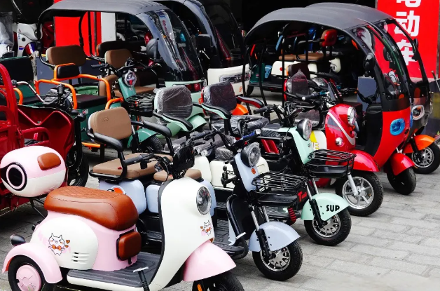 骑行路上的“守护者”：唯创知音雷达方案重塑电动车感知架构，驱动两轮安全